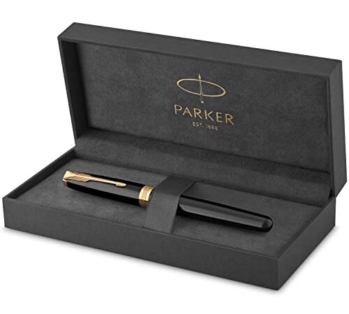 Parker Sonnet Fountain Pen, Black Lacquer with Gold Trim, Medium Nib (1931495)